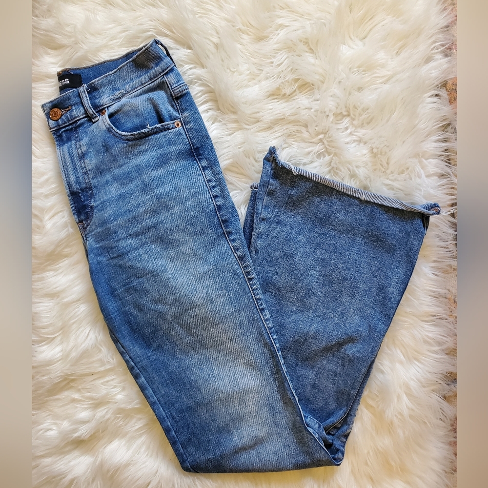 Express Flare Jeans